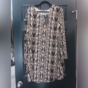 NWT Snake Print Shift Dress. Size 2XL